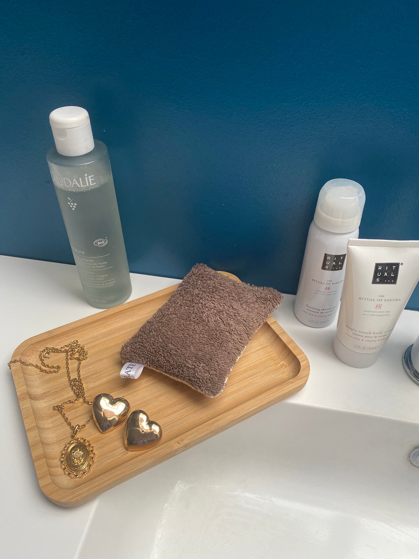 Eponge crème et marron