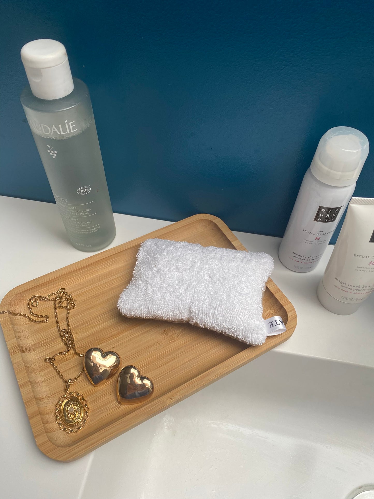 Eponge beige et blanche