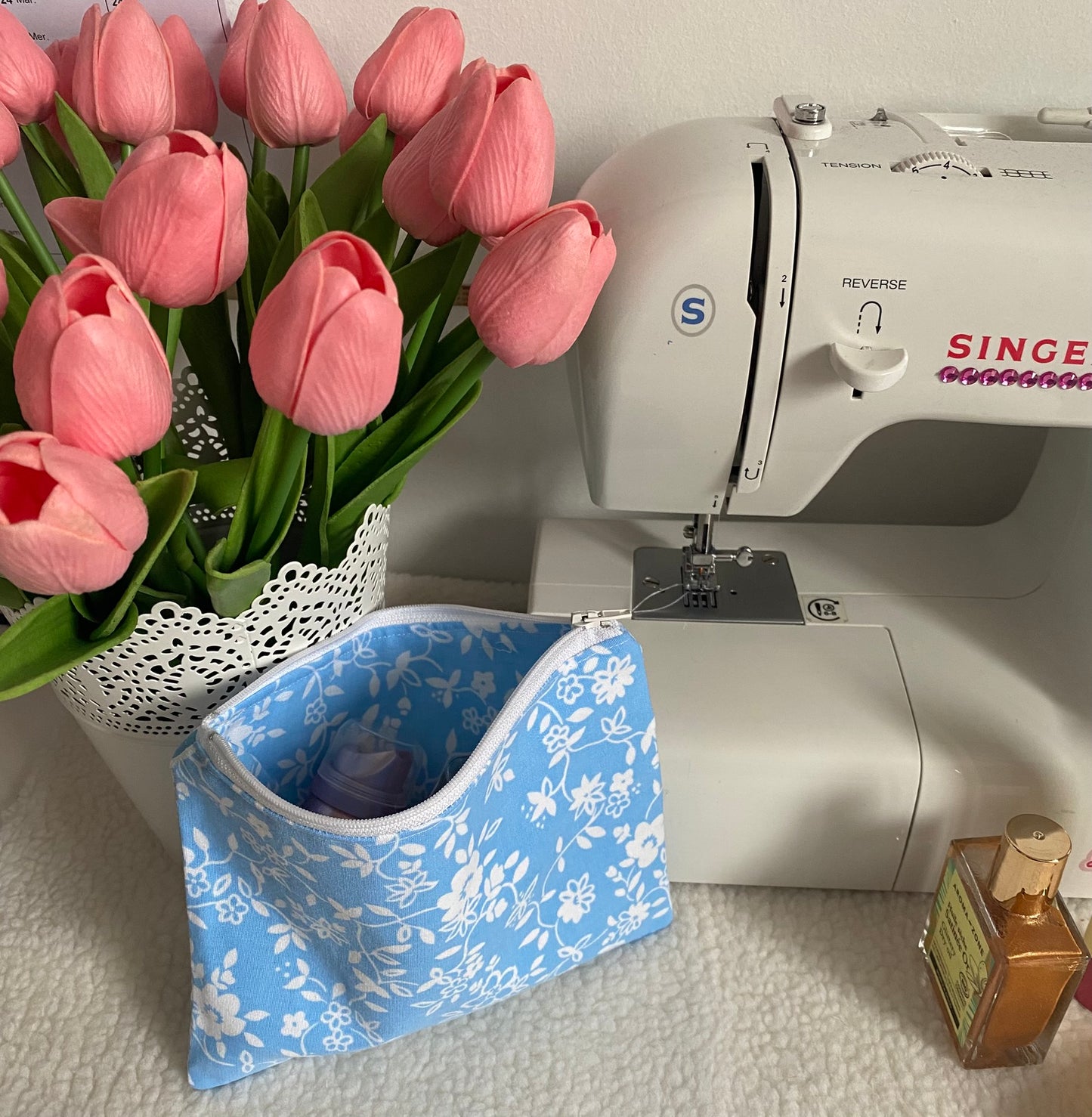 Pochette fleurie bleue