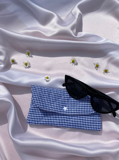Etuis à lunettes de soleil en vichy bleu