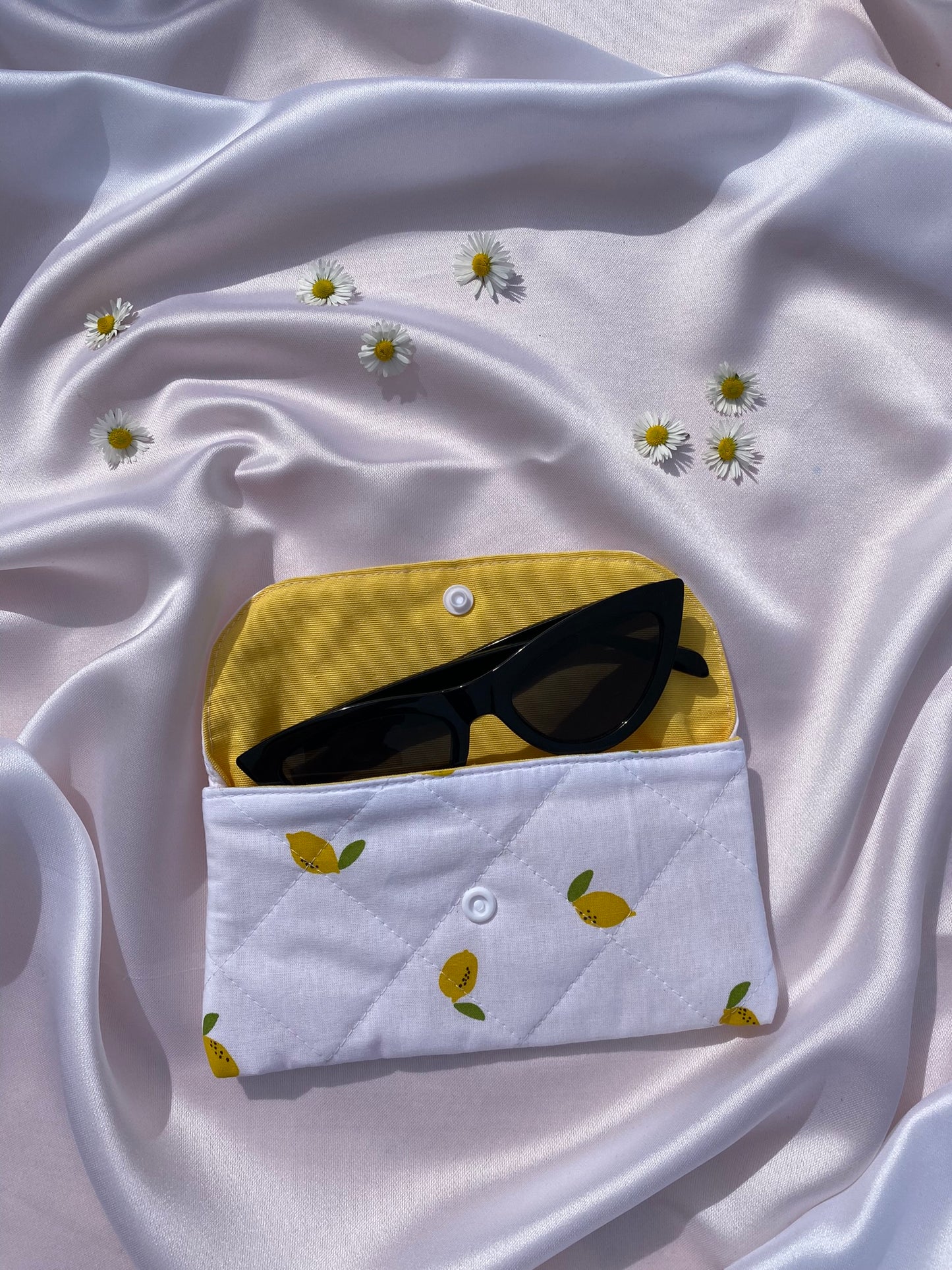 Etuis à lunettes de soleil citron