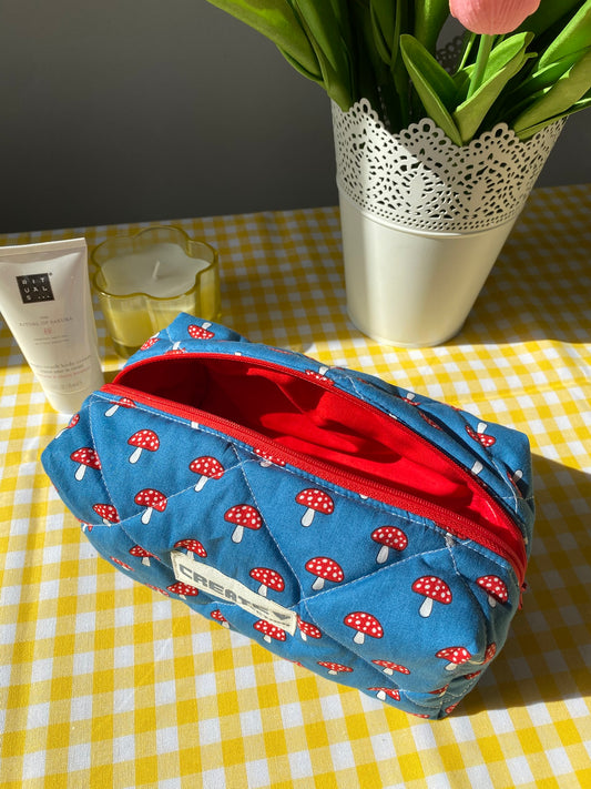 Trousse motif champignon