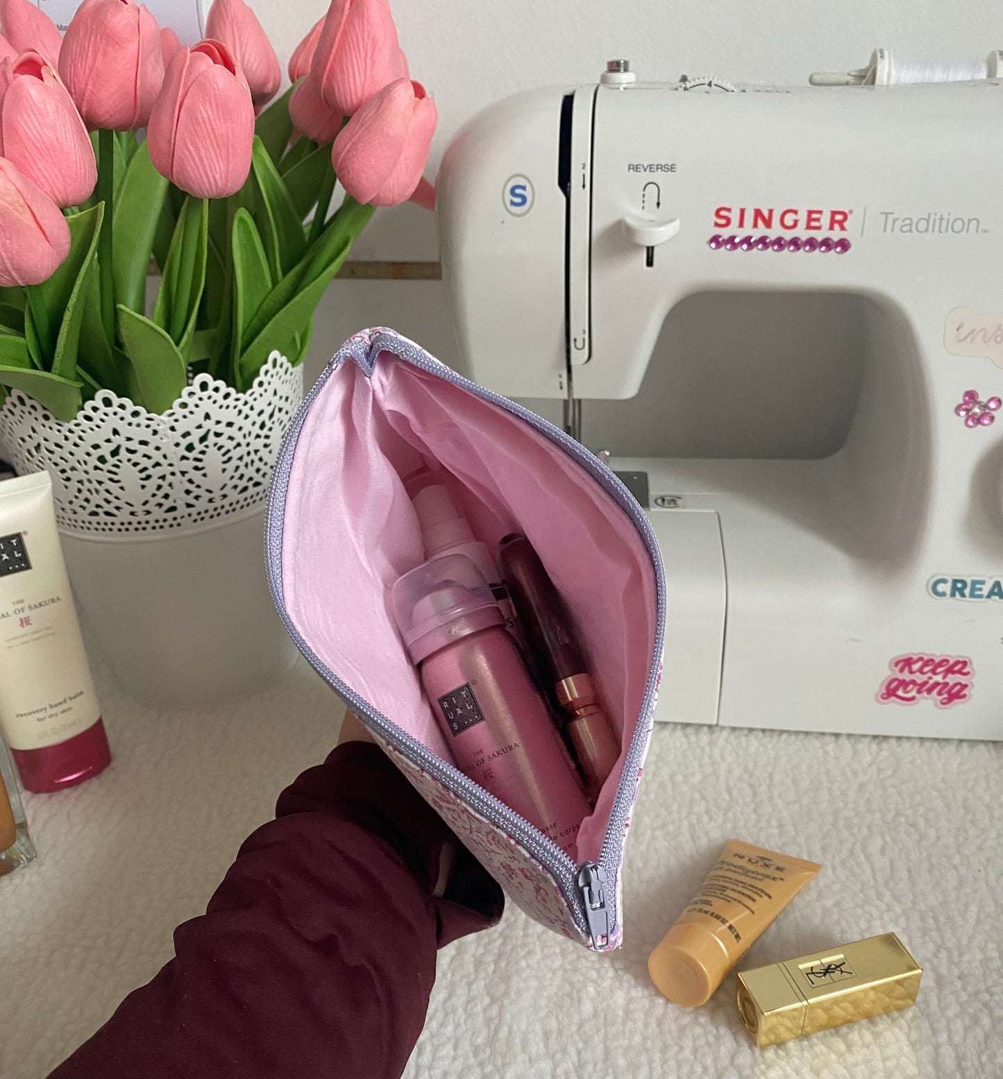 Pochette fleurie rose