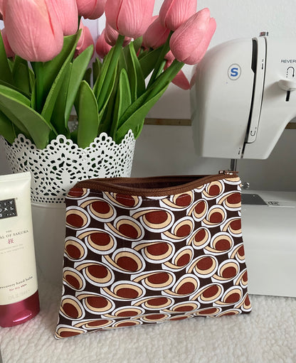 Pochette à motif marron