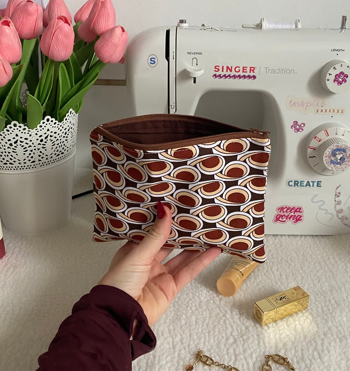 Pochette à motif marron